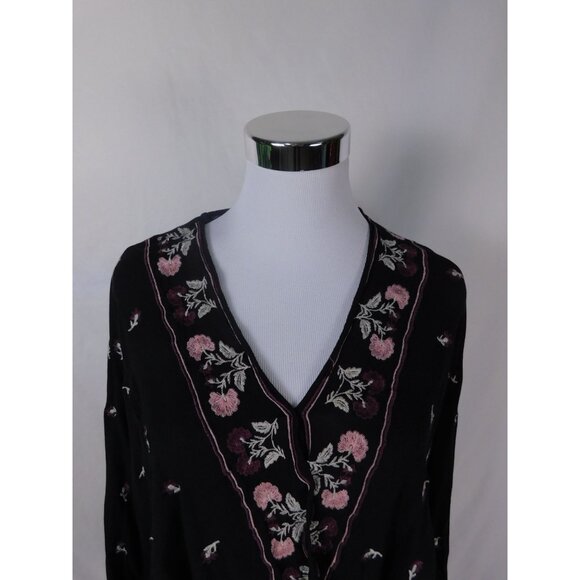 Blue Rain Embroidered Wrap Blouse L Boho Cottagecore Francesca's - Picture 6 of 12